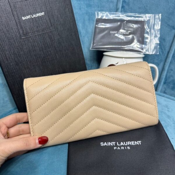 YSL CASSANDRE MATELASSÉ LARGE FLAP WALLET IN GRAIN DE POUDRE LEATHER Beige - Image 4