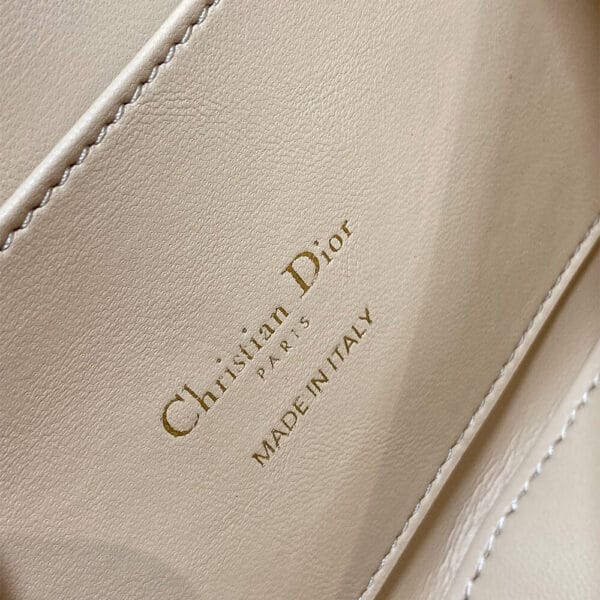 Dior Medium 30 Montaigne Avenue Top Handle Bag Beige - Image 7
