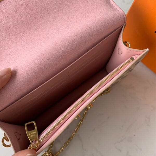 Louis Vuitton CROISETTE CHAIN WALLET Beige - Image 8