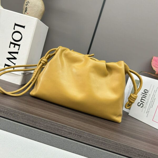 Loewe Medium Flamenco purse in mellow nappa lambskin Khaki - Image 4