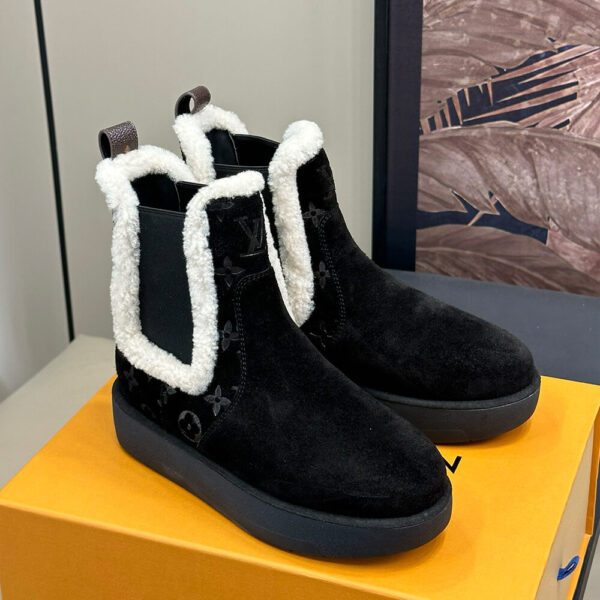 LV Aspen Chelsea Ankle Boot black - Image 4