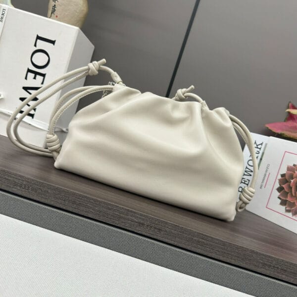 Loewe Medium Flamenco purse in mellow nappa lambskin Beige - Image 4