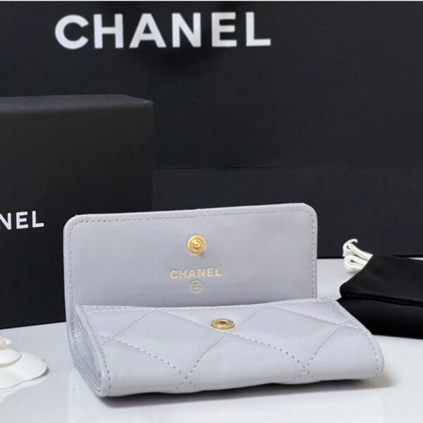 Chanel 19 flap card holder Dark Olive - Image 6