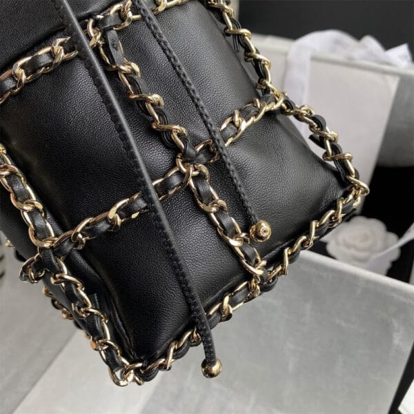 CHANEL Small Drawstring Bag black - Image 4