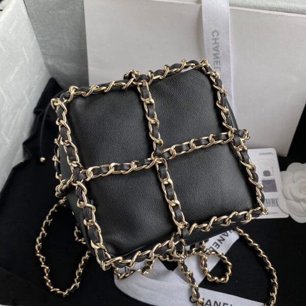 CHANEL Small Drawstring Bag black - Image 5