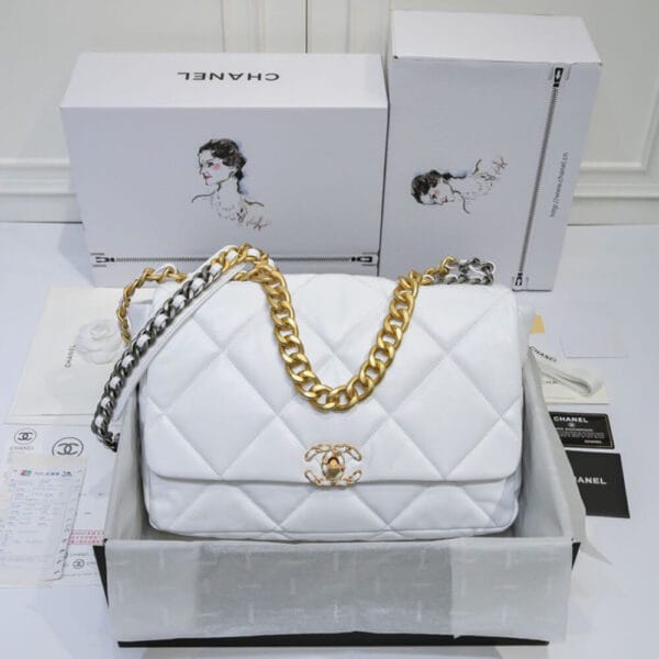 CHANEL 19 MAXI HANDBAG Beige - Image 2