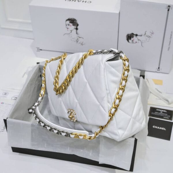 CHANEL 19 MAXI HANDBAG Beige - Image 3