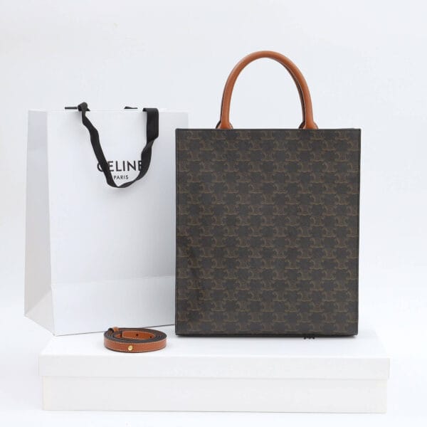 CELINE Vertical Cabas bag in calfskin with logo print and Celine print black - Image 4