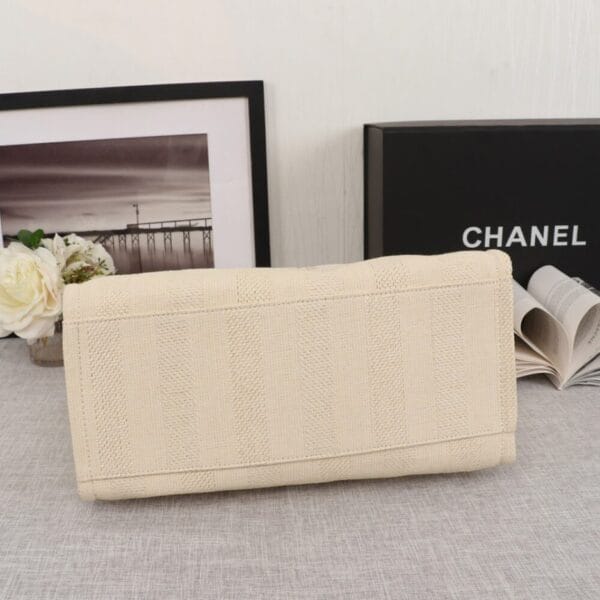 CHANEL Woven Straw Raffia Striped Medium Deauville Tote Beige - Image 5