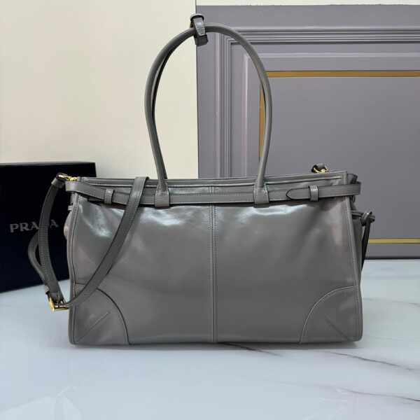 Prada Large leather handbag(high-end grade) black - Image 4