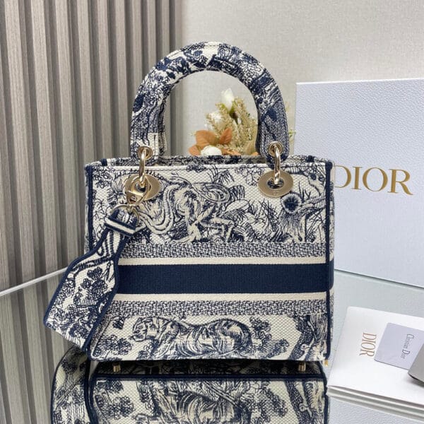 Dior Medium Lady D-Lite Bag Lake Blue - Image 4
