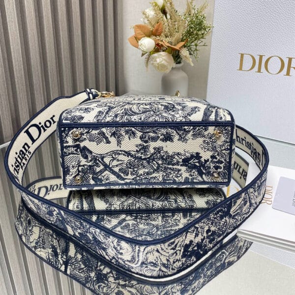 Dior Medium Lady D-Lite Bag Lake Blue - Image 5