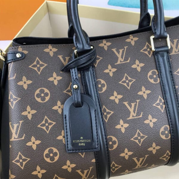 Louis Vuitton SOUFFLOT MM black - Image 5
