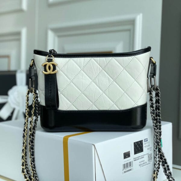 CHANEL’S GABRIELLE SMALL HOBO BAG black - Image 2