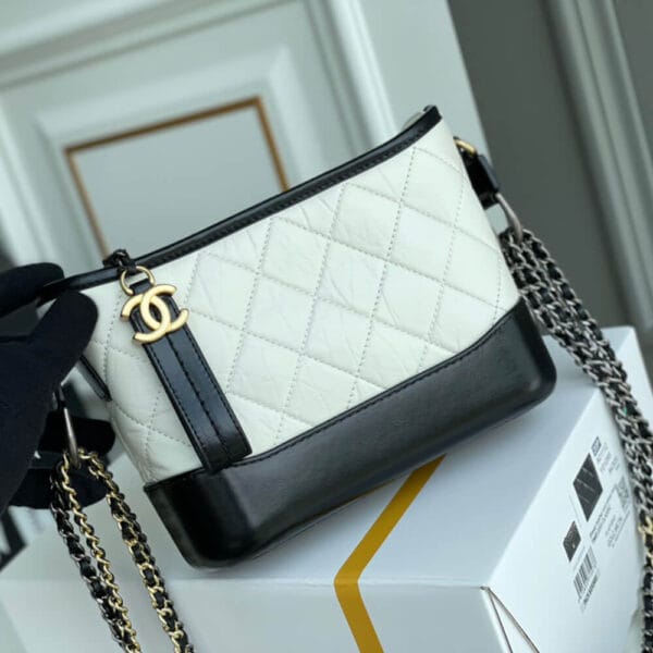 CHANEL’S GABRIELLE SMALL HOBO BAG black - Image 3