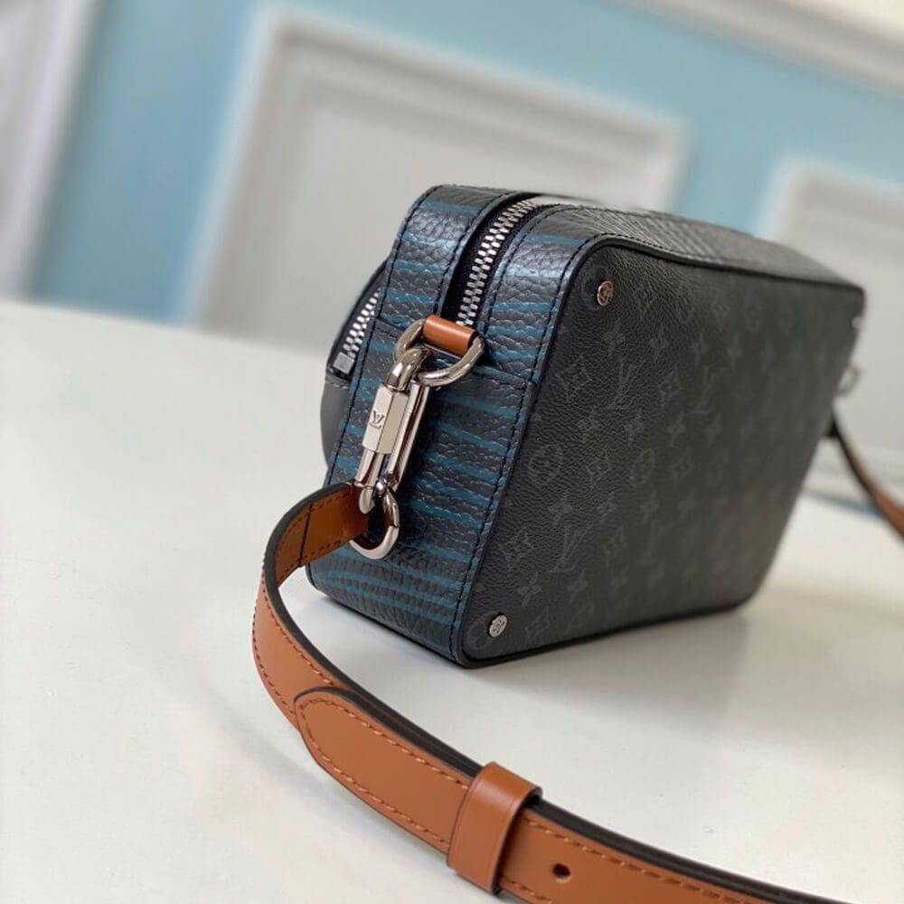 Louis Vuitton VOLGA ON STRAP black - Image 3