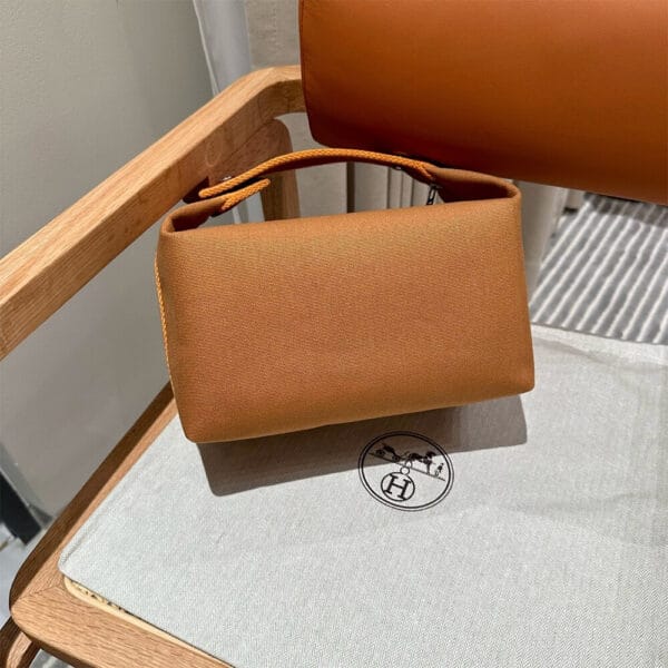 Hermes toiletery bag Khaki - Image 4