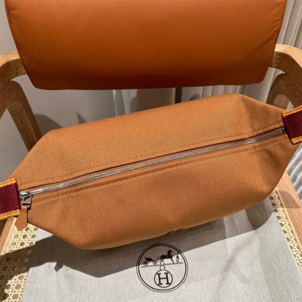 Hermes toiletery bag Khaki - Image 7