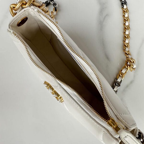 CHANEL 19 chain bag White - Image 9