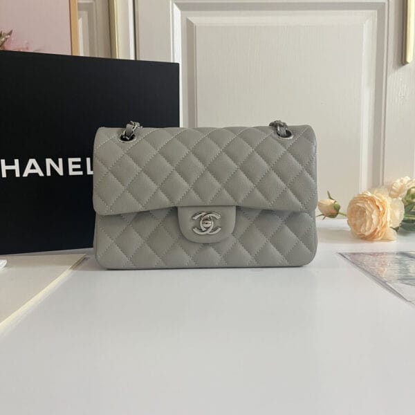 CHANEL SMALL CLASSIC HANDBAG Medium grey - Image 2