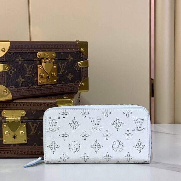 LV Zippy Wallet Lake Blue - Image 2