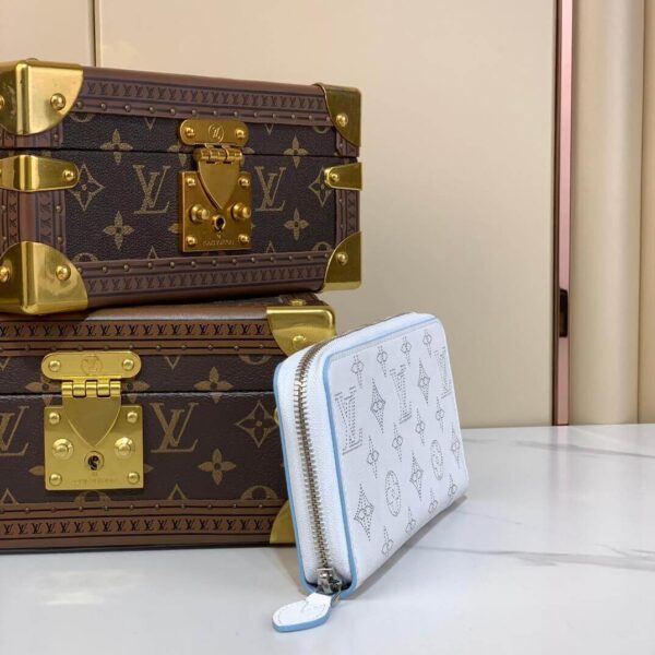 LV Zippy Wallet Lake Blue - Image 3