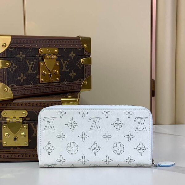 LV Zippy Wallet Lake Blue - Image 4