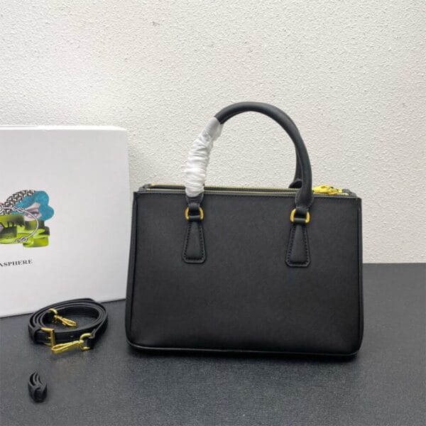 Large Prada Galleria Saffiano leather bag black - Image 4