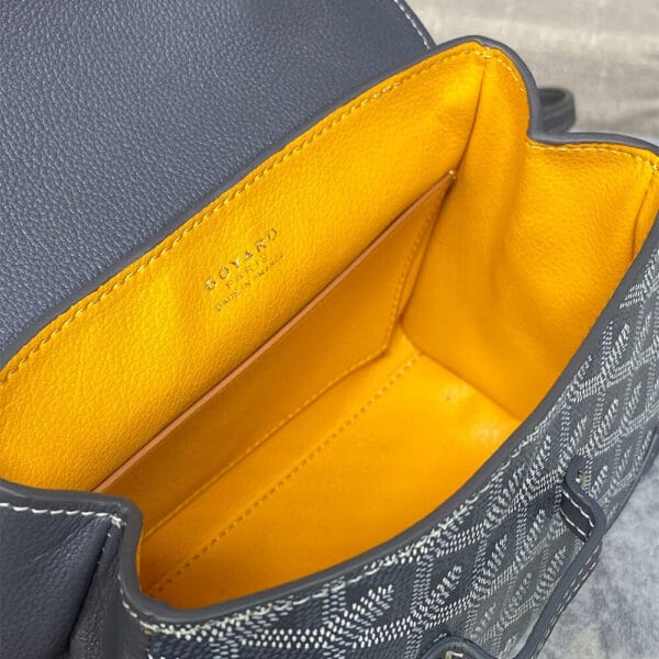 Goyard Saïgon Souple Mini Bag Medium grey - Image 8
