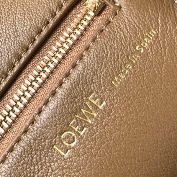 Loewe Small Squeeze bag in nappa lambskin Khaki - Image 7