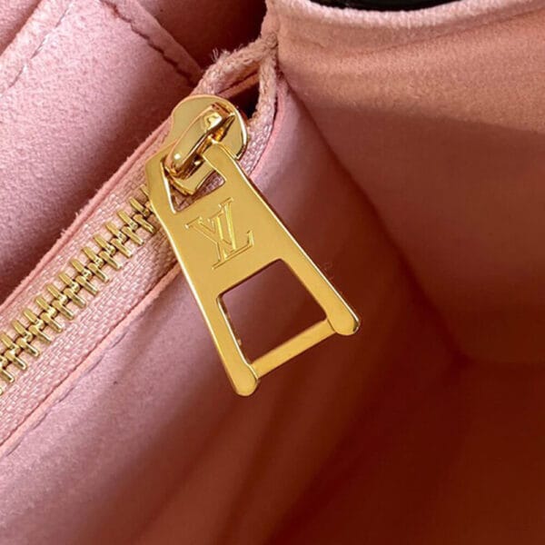 Louis Vuitton Lockme Shopper Bag Beige - Image 7
