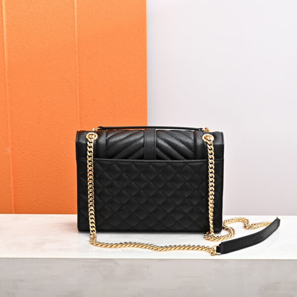 YSL ENVELOPE MEDIUM IN QUILTED GRAIN DE POUDRE EMBOSSED LEATHER black - Image 4