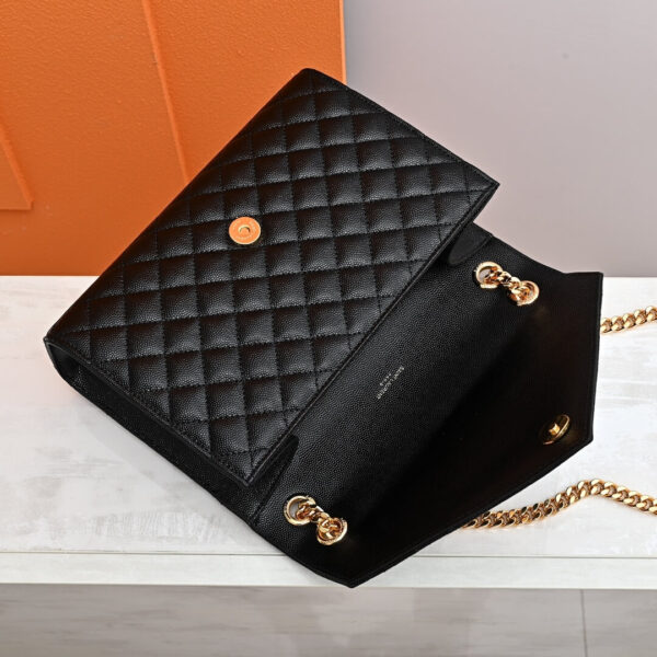 YSL ENVELOPE MEDIUM IN QUILTED GRAIN DE POUDRE EMBOSSED LEATHER black - Image 5