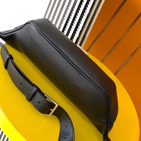 YSL CLASSIC MONOGRAM BELT BAG IN SOFT LAMBSKIN black - Image 5