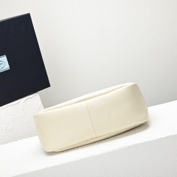 Prada Medium leather handbag Beige - Image 5