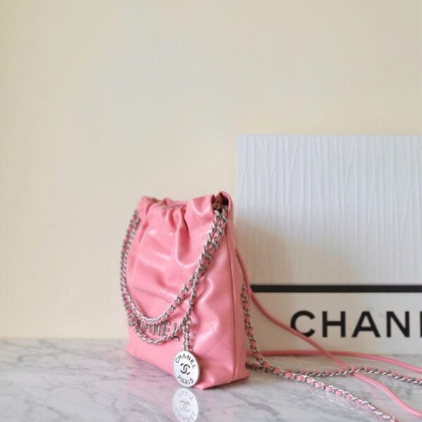 CHANEL 22 MINI HANDBAG White - Image 3