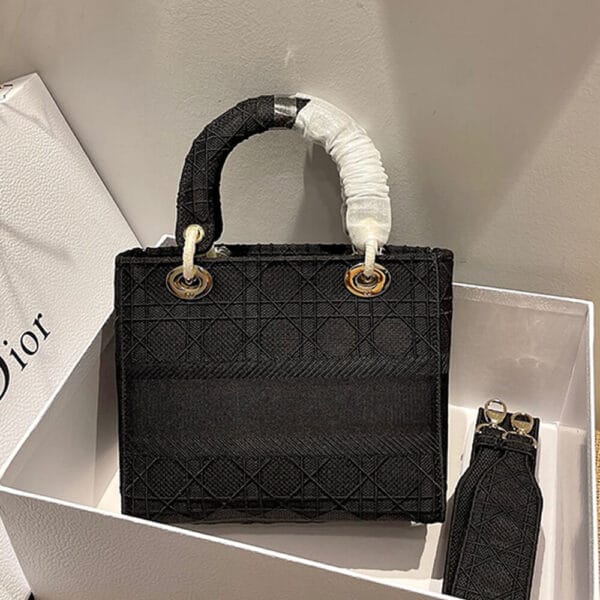 DIOR MEDIUM LADY D-LITE BAG black - Image 4