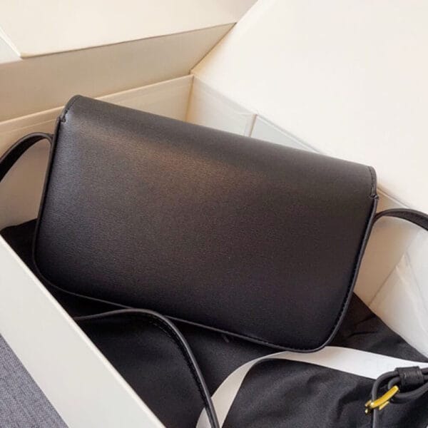 CELINE TRIOMPHE SHOULDER BAG black - Image 3