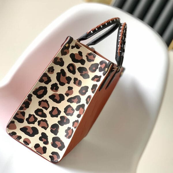 Louis Vuitton ONTHEGO MM Khaki - Image 3