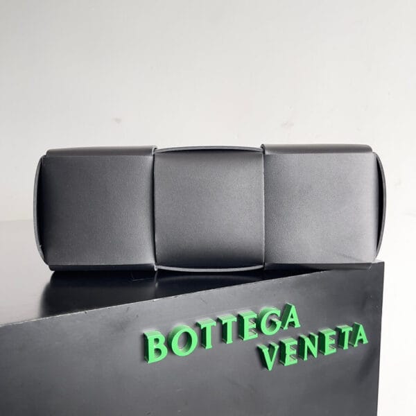 Bottega Veneta Small Arco Tote black - Image 4