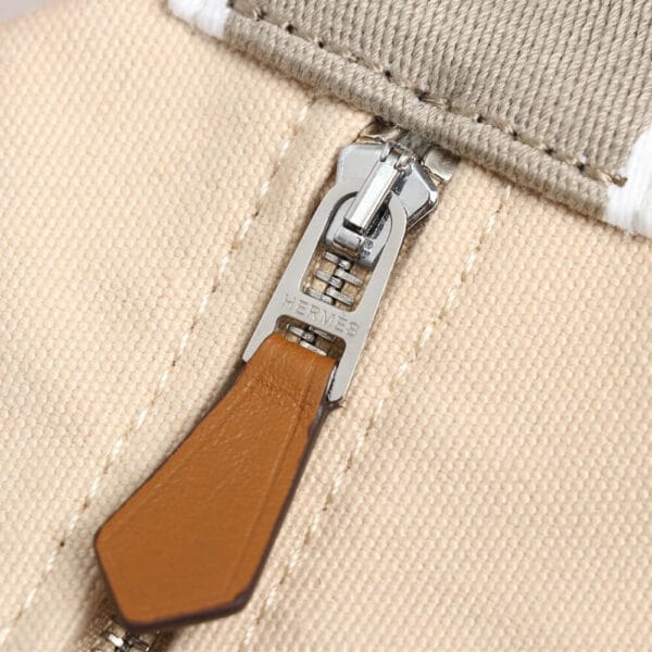 Hermes toiletery bag Beige - Image 6