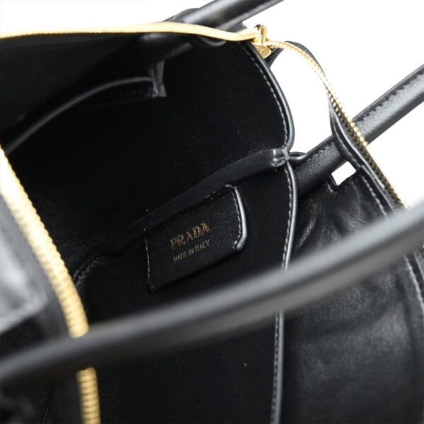 Prada Medium leather handbag black - Image 7