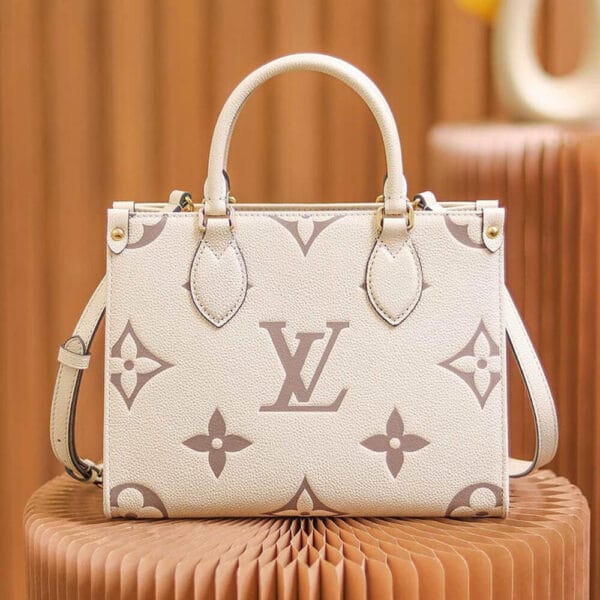 Louis Vuitton ONTHEGO PM Beige - Image 2