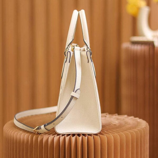 Louis Vuitton ONTHEGO PM Beige - Image 5