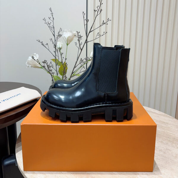 LV Checker Chelsea Boot black - Image 3