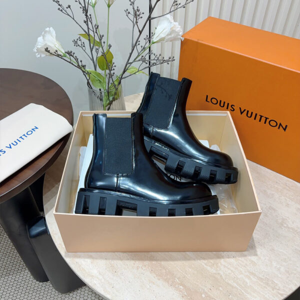 LV Checker Chelsea Boot black - Image 5