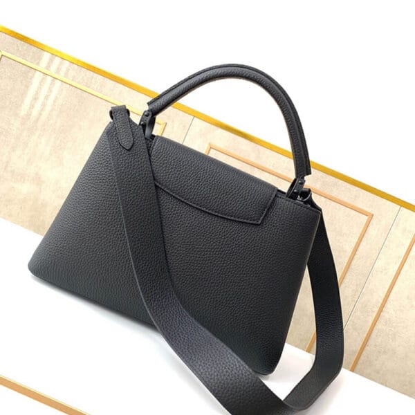 Louis Vuitton CAPUCINES MM black - Image 3