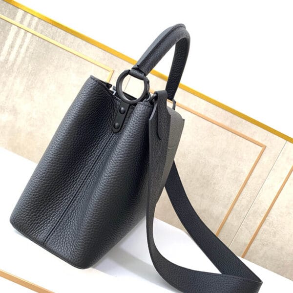 Louis Vuitton CAPUCINES MM black - Image 4