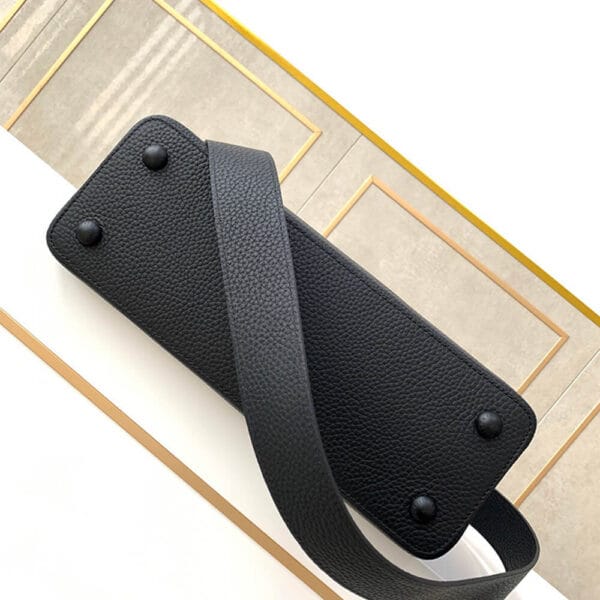 Louis Vuitton CAPUCINES MM black - Image 5