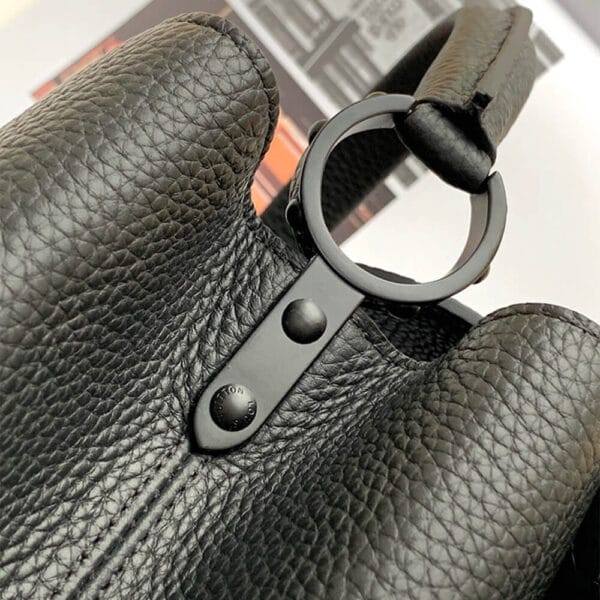 Louis Vuitton CAPUCINES MM black - Image 6